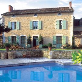 Hôtel Les Orangeries, hotel di Lussac-les-Châteaux