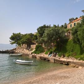 Seaside secluded apartments Cove Torac, Hvar - 4875, готель у місті Gdinj
