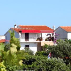 Apartments by the sea Sucuraj, Hvar - 6732, hotel in Sućuraj