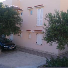 Apartments with parking space Banjol, Rab - 4956