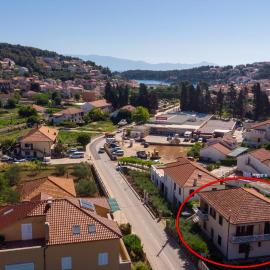 Apartments and rooms with parking space Jelsa, Hvar - 4028, hotel in Jelsa