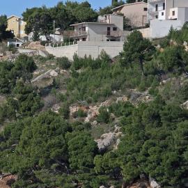 Apartments by the sea Nemira, Omis - 4834, hotel a Tice