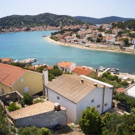 Apartments and rooms by the sea Tisno, Murter - 5128, hotel di Tisno