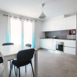 Cama 1 Apartment by Quokka 360 - Comfortable Stay in the Moesano Valley