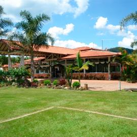 Hotel Fazenda Hípica Atibaia، فندق في أتيبايا