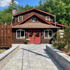 Magnolia Streamside Resort, готель у місті Canadensis