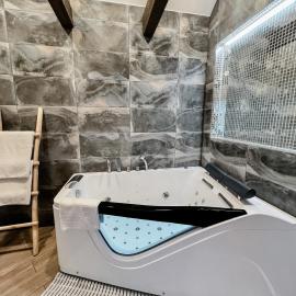 Amber House Deluxe, Hotel in Agluonėnai