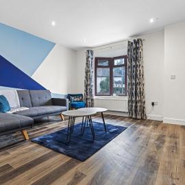 Walsall - 4 Bedroom House, Wi-Fi, Garden , Sleeps 8 - JRR Stays