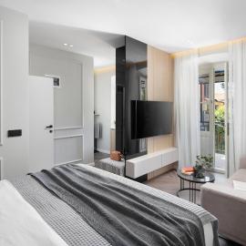 Oia Room