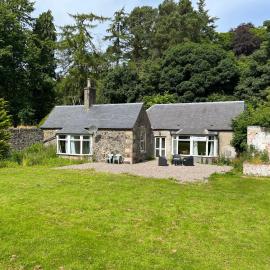 Peaceful cottage with fireplace Charleton Estate