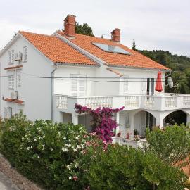 Apartments with parking space Barbat, Rab - 4962