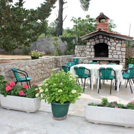Apartments with parking space Barbat, Rab - 4962