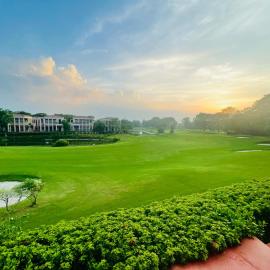 Beautiful Apartments at Tarudhan Valley Golf Resort, Manesar, hotel u gradu Gurgaon