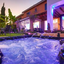 Family Luxury Marissa Villa – hotel w mieście Klorakas