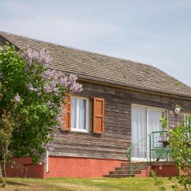 Les Chalets de la Vallee du Bes, hotel Albaret-le-Comtal városában