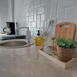 Ela's apartment