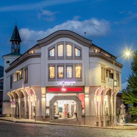 Hotel Central, viešbutis mieste Karlovas