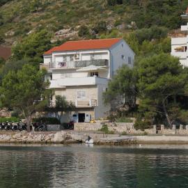 Apartments by the sea Pasadur, Lastovo - 8351, отель в городе Убли