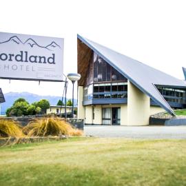 Fiordland Hotel، فندق في تي أناو