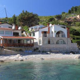 Apartments and rooms by the sea Cove Zarace - Hvar - 8781, hotel en Zarače