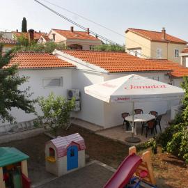Family friendly seaside apartments Preko - Ugljan - 8232