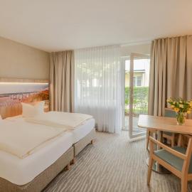 Haus Schwalbe mit Vineta Komfort Häusern, khách sạn ở Zempin