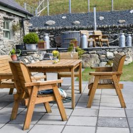 Finest Retreats - Moelis Granary - Luxury Cottage with Hot Tub, hotel in Llandrillo