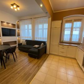Apartament F21B Deluxe w Bielawie Góry Sowie, מלון בבילאווה