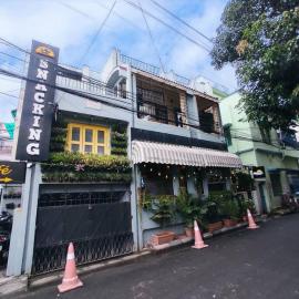 Spacious 3BHK House opp South City Mall