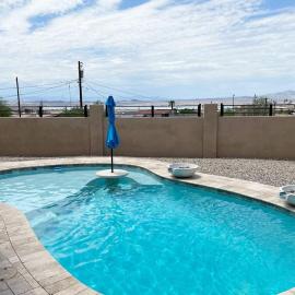 Havasu Retreat! Pool, Spa, Gym & View