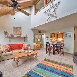 All-Season Base! Unit w/ Balcony in Beech Mountain, hotel a Beech Mountain