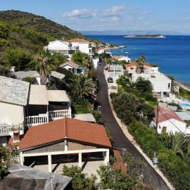 Apartments by the sea Milna, Vis - 8917