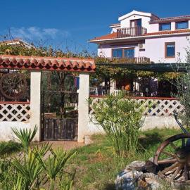 Apartments with parking space Fazana - 13761