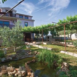 Apartments with parking space Fazana - 13761