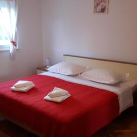 Apartments by the sea Vinisce, Trogir - 13775
