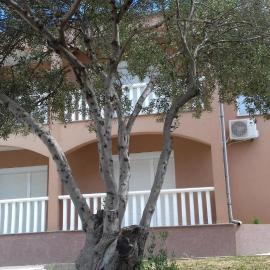 Apartments with parking space Okrug Gornji, Ciovo - 13859, hotel sa Trogir