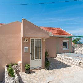 Apartments by the sea Brist, Makarska - 11039