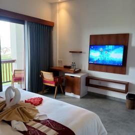 The Kd Suites & Coffee Shop, khách sạn ở Munggu