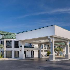 Days Inn & Suites by Wyndham Savannah Midtown, hotel in Savannah