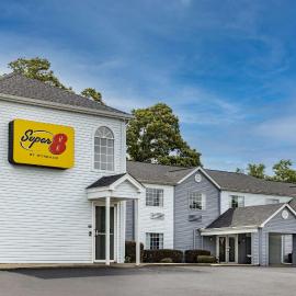 Super 8 by Wyndham Pensacola, hotel i Pensacola