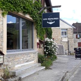 Viesnīca LES REPAIRES pilsētā Nans-sous-Sainte-Anne