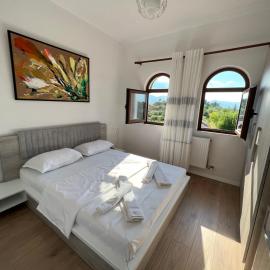 Bujtina Celiku, hotel in Burrel