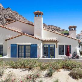 Legacy Villas private 3 bedroom 3 bath villa with view, steps to pool, bikes and arcade game included, hotel a La Quinta