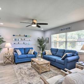 2 Mi to Beach: Home w/ Screened Porch in Largo
