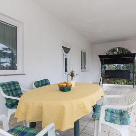 Apartments with parking space Punat, Krk - 14111 – hotel w mieście Punat