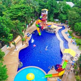 Paradise Garden Hotel and Convention Center Boracay Powered by ASTON: Boracay'da bir otel