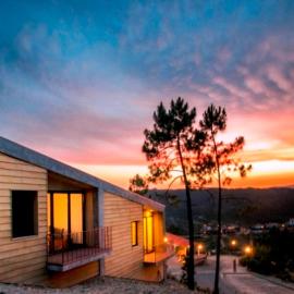 Casas do Almourão, hotel in Foz do Cobrão