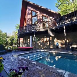 Viesnīca La Bohème - Bed & Breakfast pilsētā Bromonta