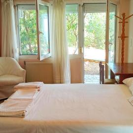 Chios में, होटल Spacious guesthouse with garden and seaview
