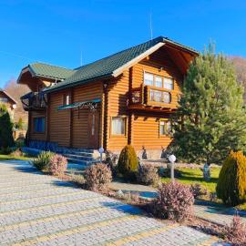 Сонячний Лаз, Hotel in Poljana